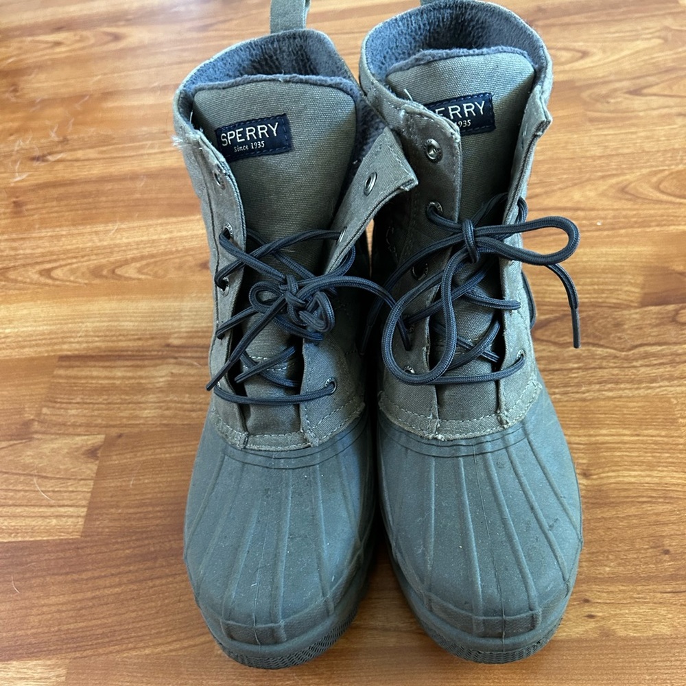 Grey speedy boots